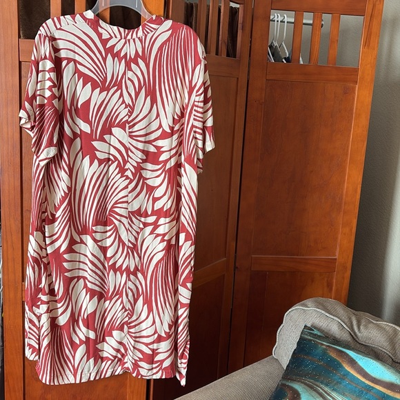 NWT H & M Flowy Viscose Rayon Loose Comfortable Style Dress - Picture 2 of 7